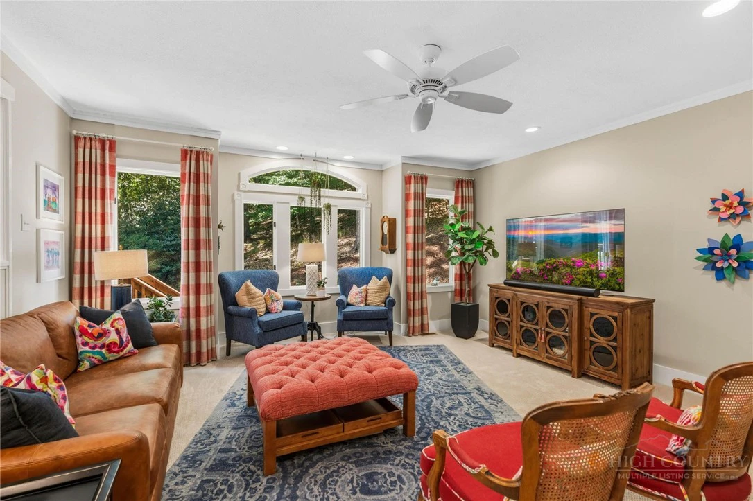 Image number 6 for the current listing