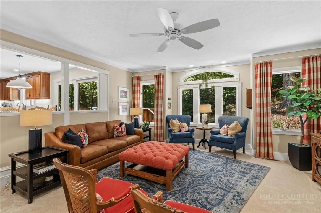 Image number 7 for the current listing