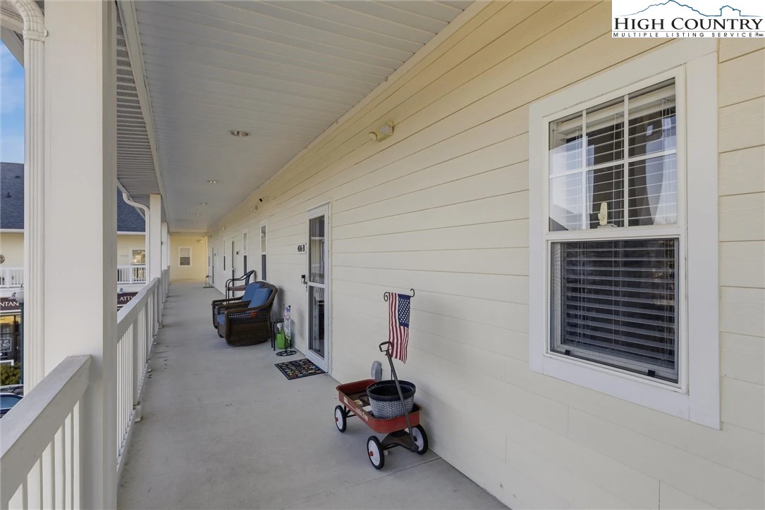 Image number 20 for the current listing