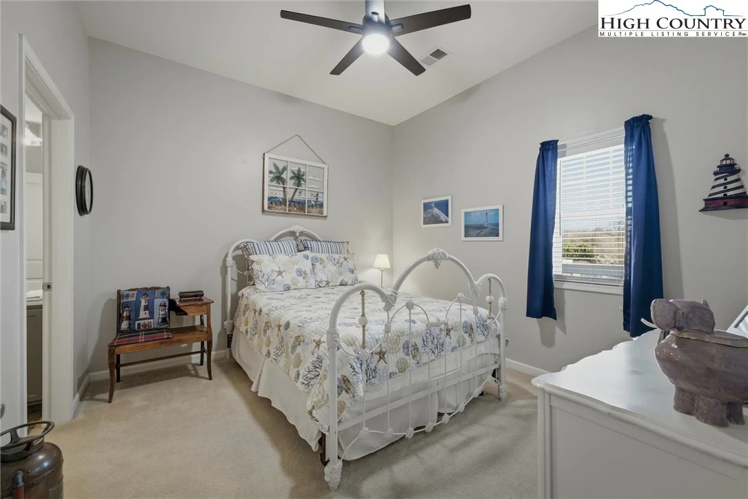 Image number 7 for the current listing