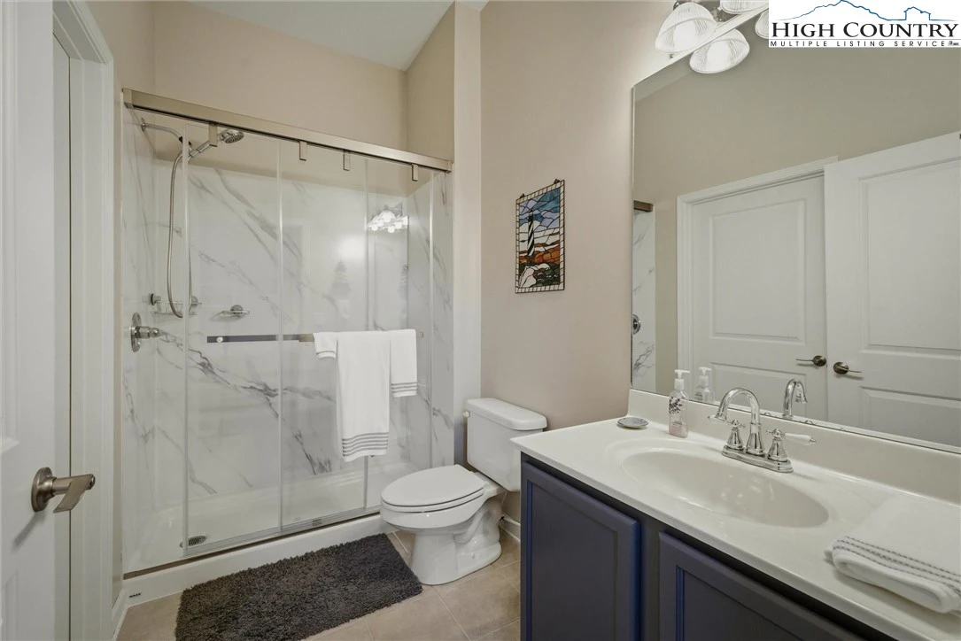Image number 6 for the current listing