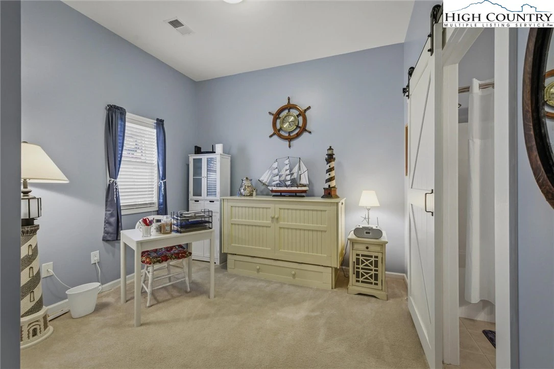 Image number 5 for the current listing