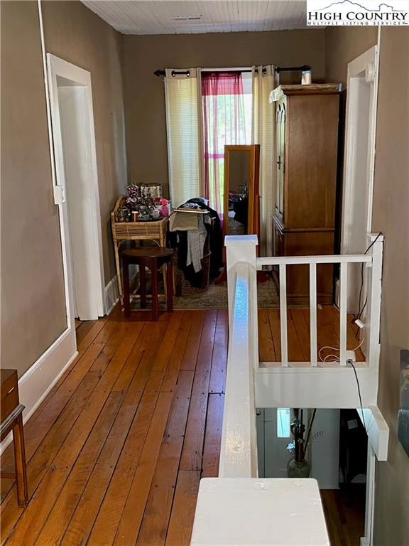 Image number 10 for the current listing