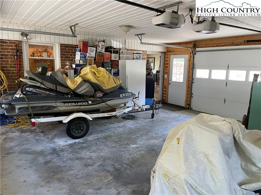Image number 18 for the current listing