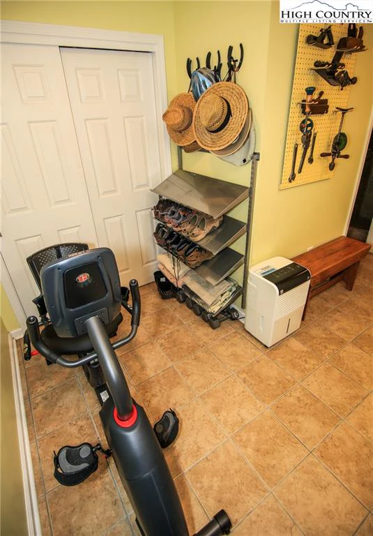 Image number 5 for the current listing