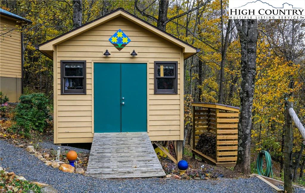 Image number 9 for the current listing