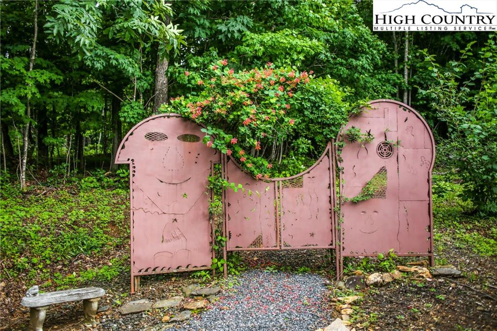 Image number 18 for the current listing
