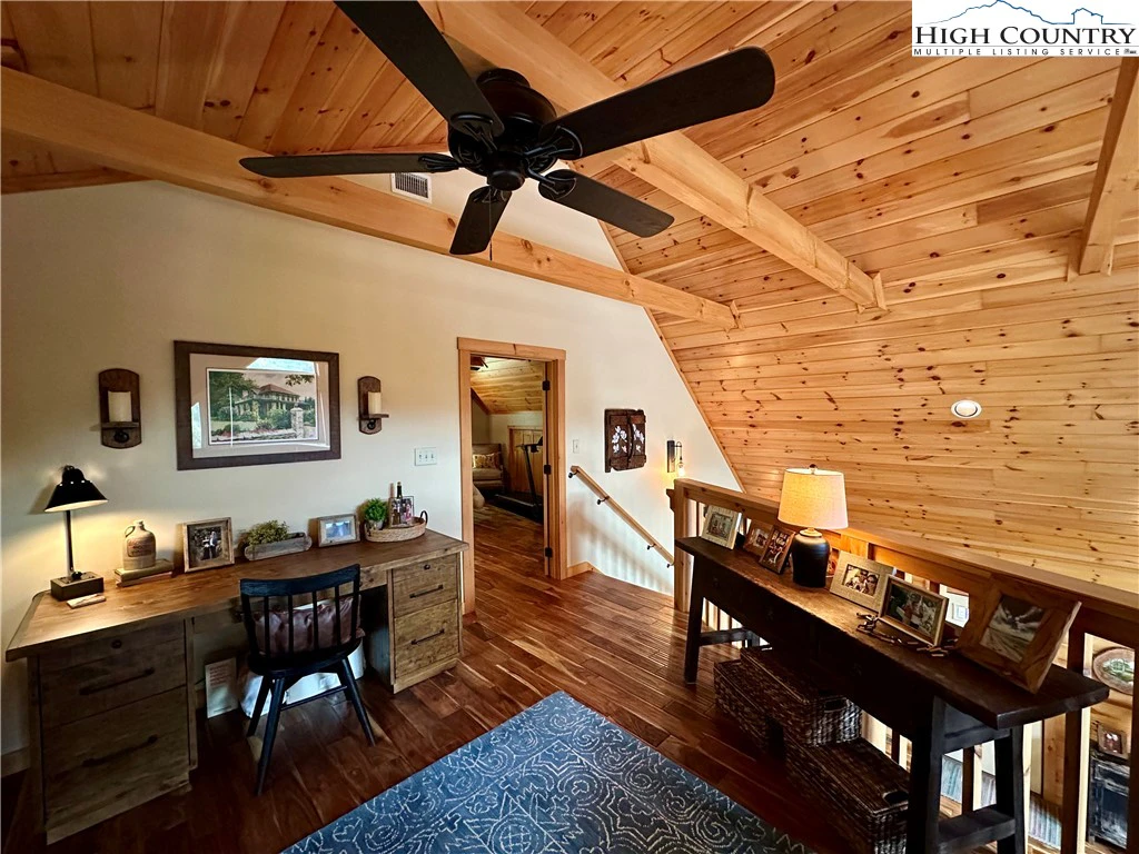 Image number 6 for the current listing