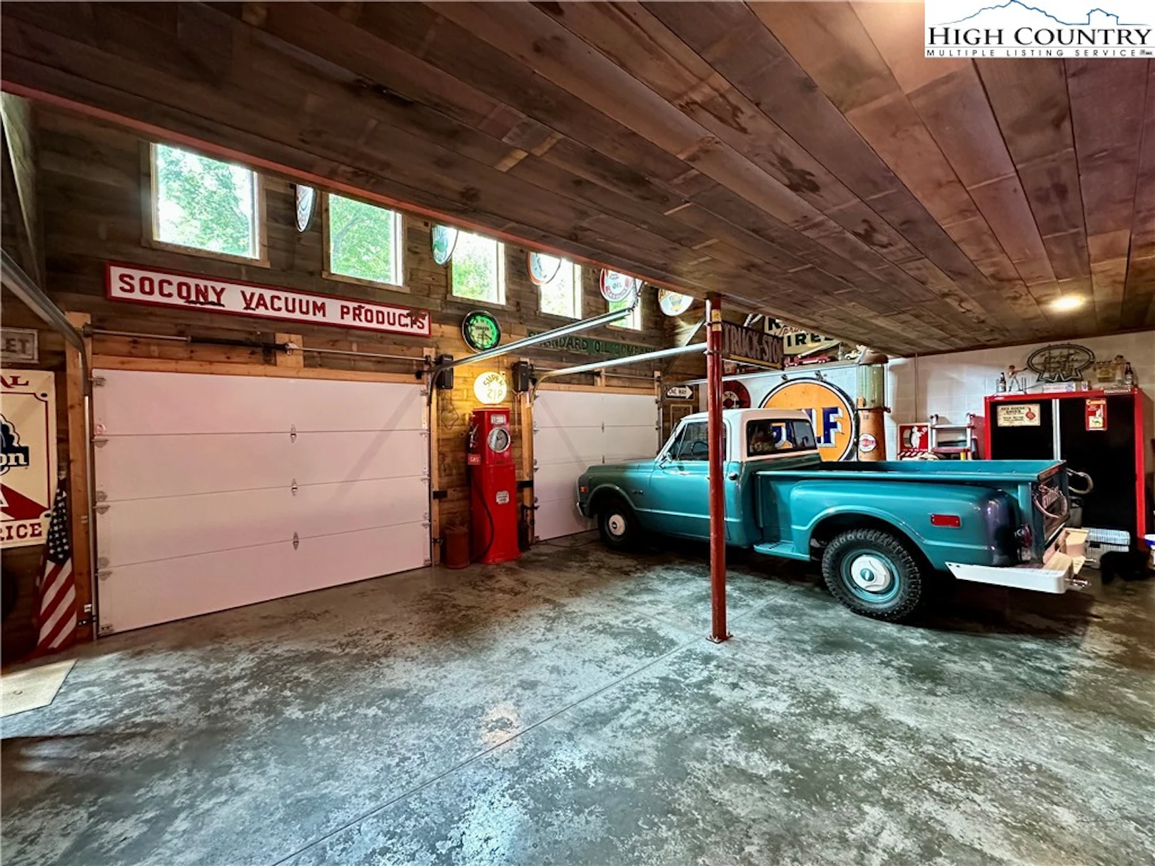Image number 13 for the current listing