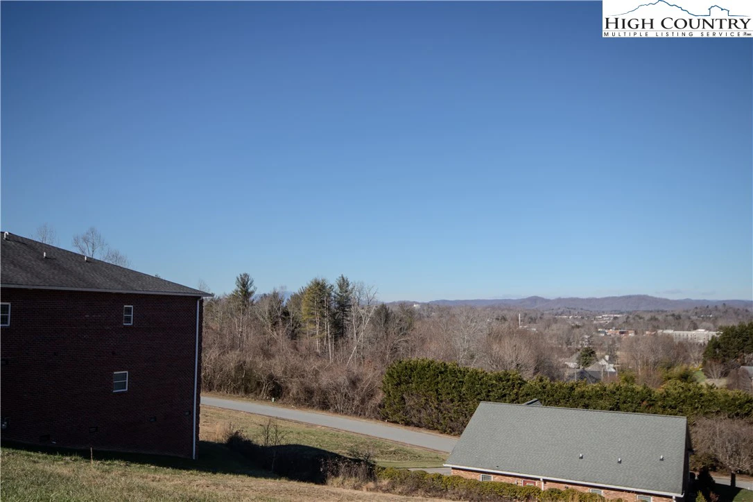 Image number 3 for the current listing
