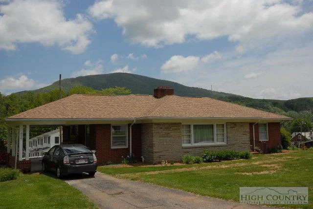 Image number 1 for the current listing