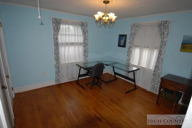 Image number 11 for the current listing