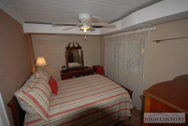 Image number 5 for the current listing