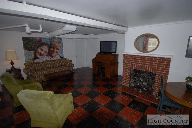 Image number 6 for the current listing