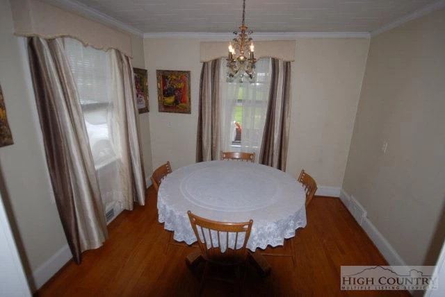 Image number 10 for the current listing
