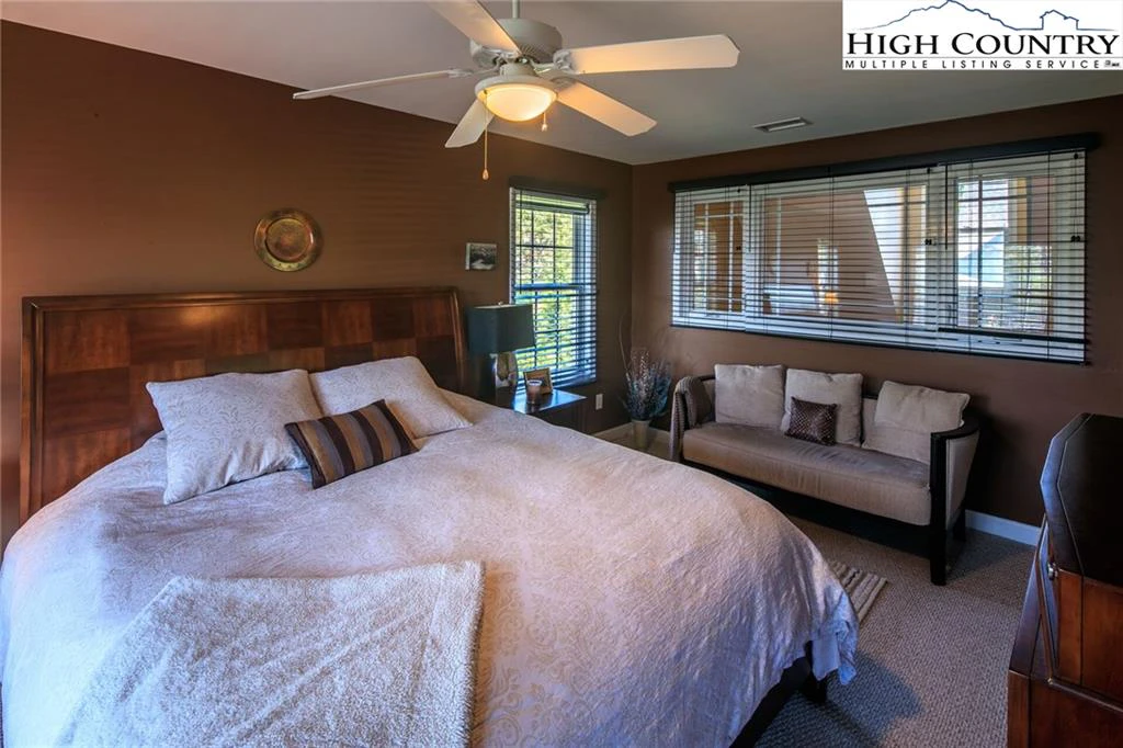 Image number 6 for the current listing