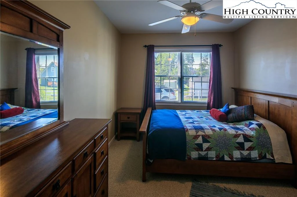 Image number 7 for the current listing