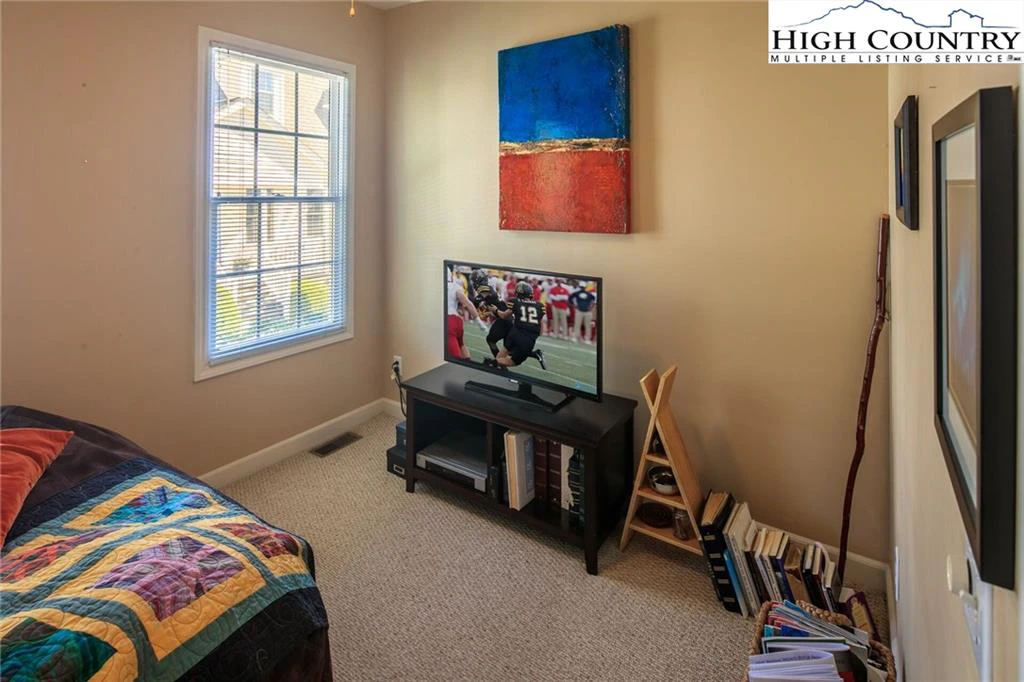 Image number 10 for the current listing