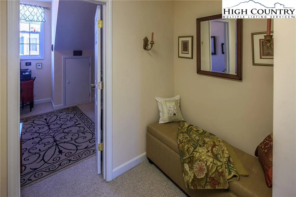 Image number 15 for the current listing