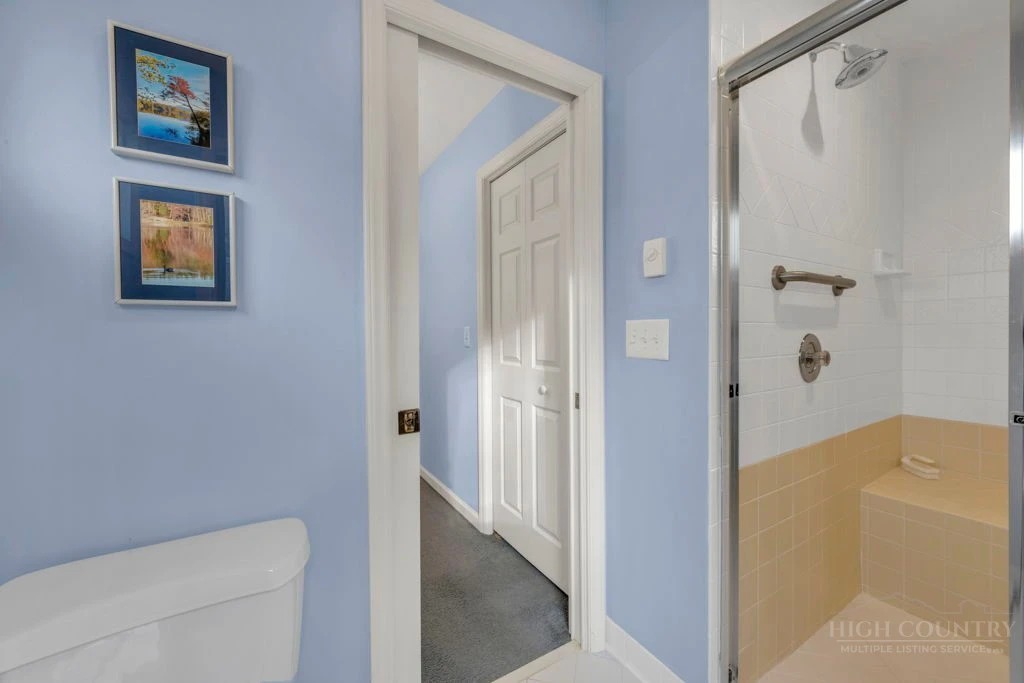 Image number 12 for the current listing