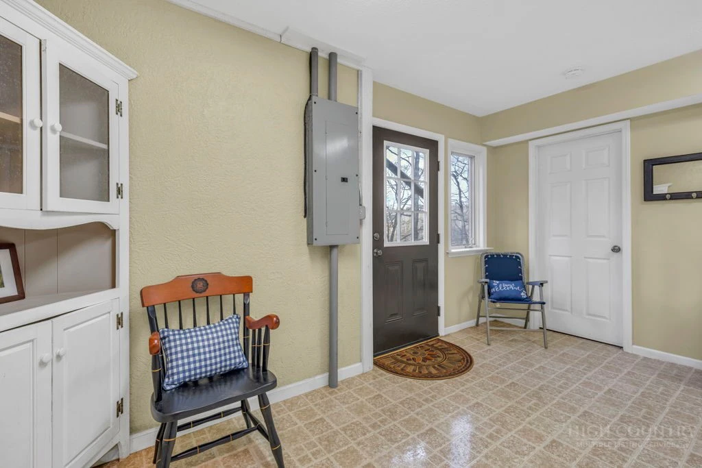 Image number 7 for the current listing