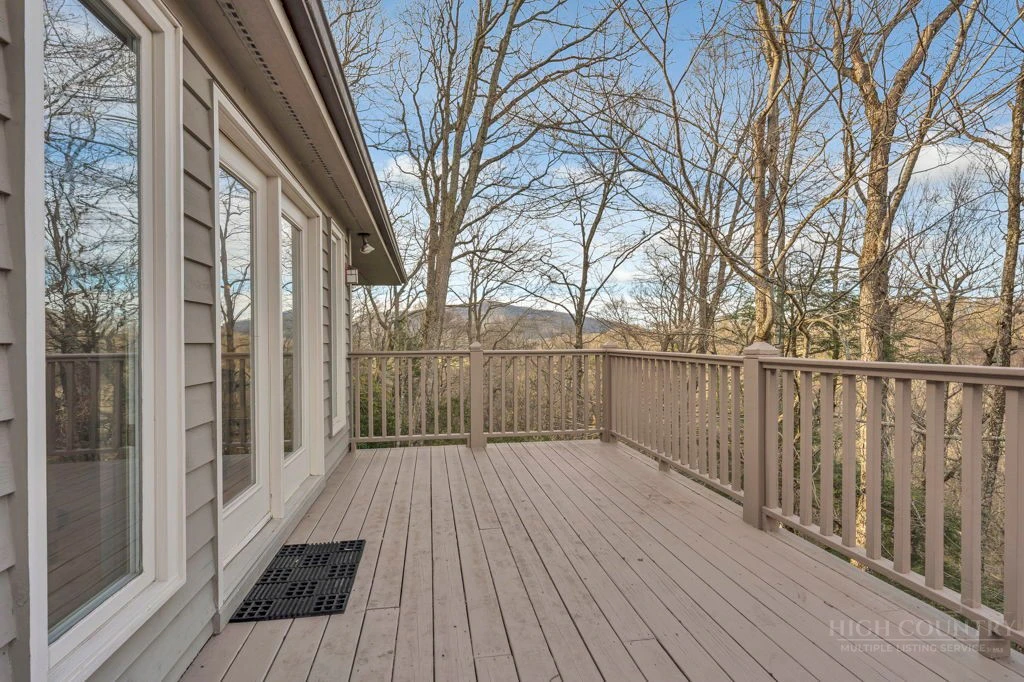 Image number 5 for the current listing