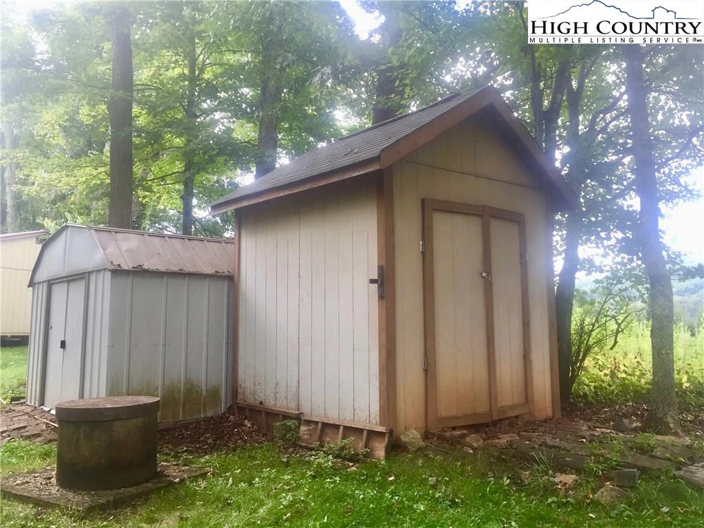 Image number 11 for the current listing