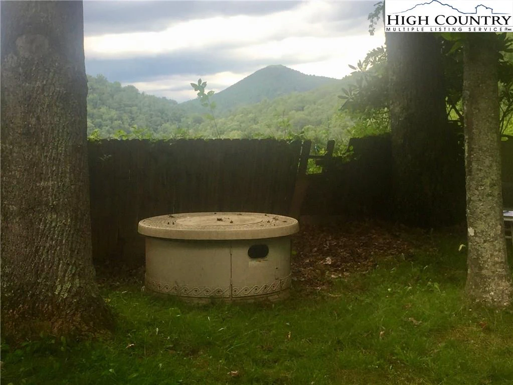 Image number 6 for the current listing