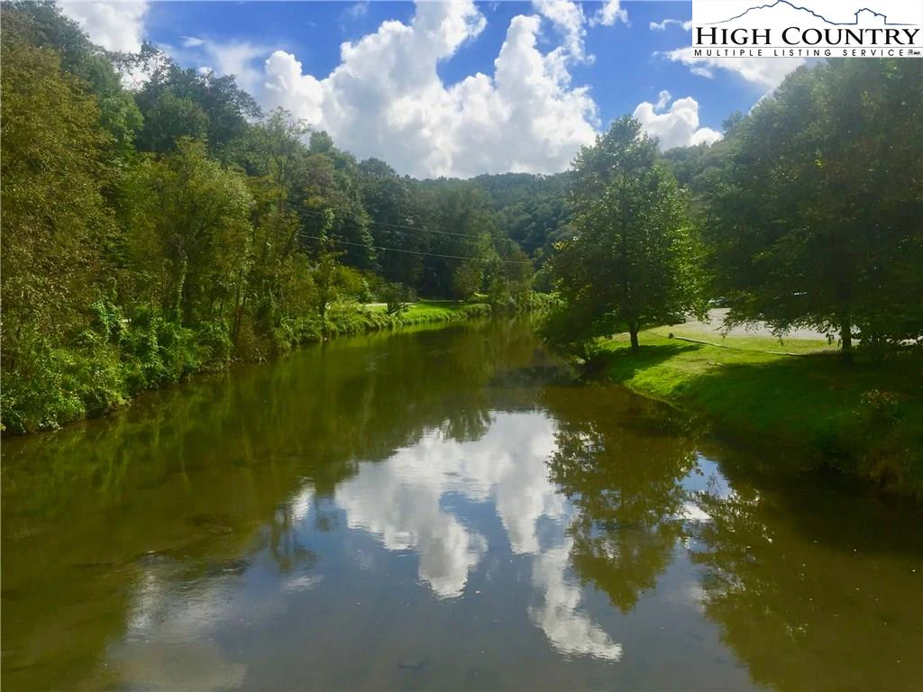 Image number 2 for the current listing