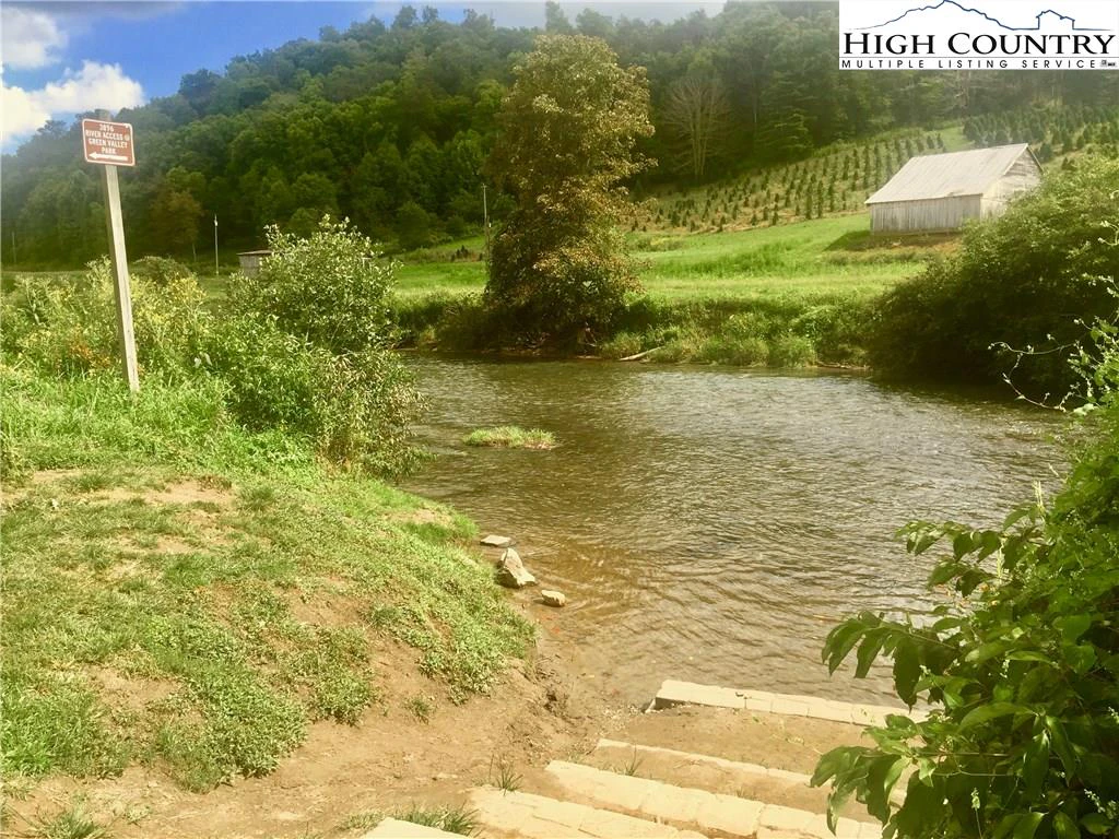 Image number 14 for the current listing