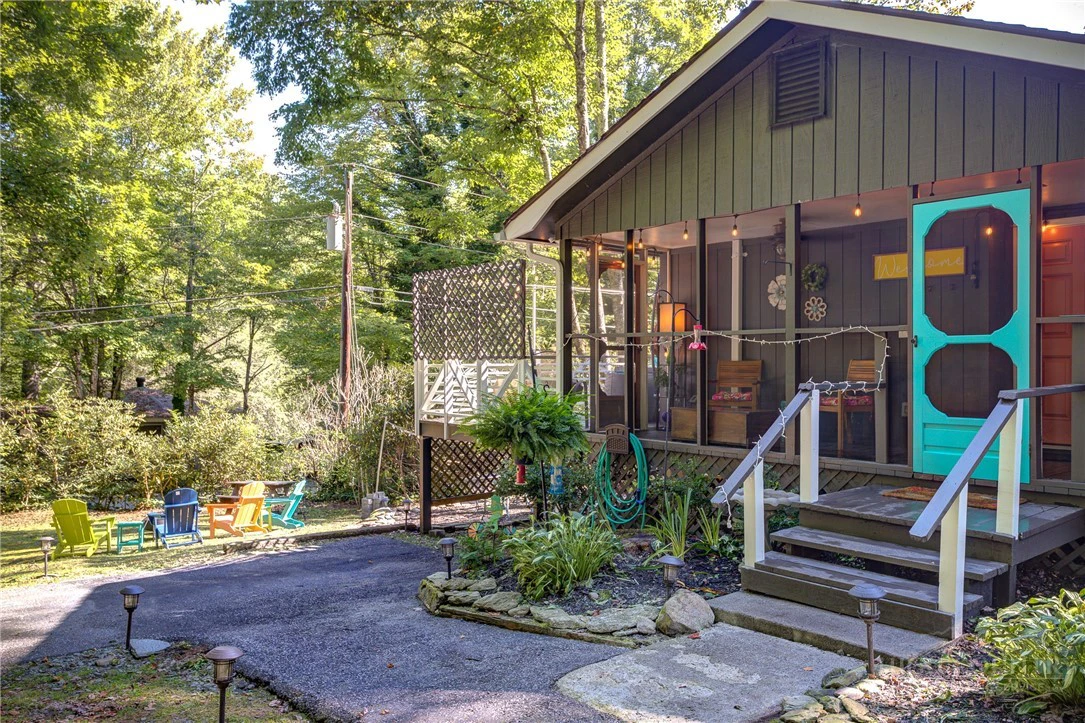 Image number 13 for the current listing