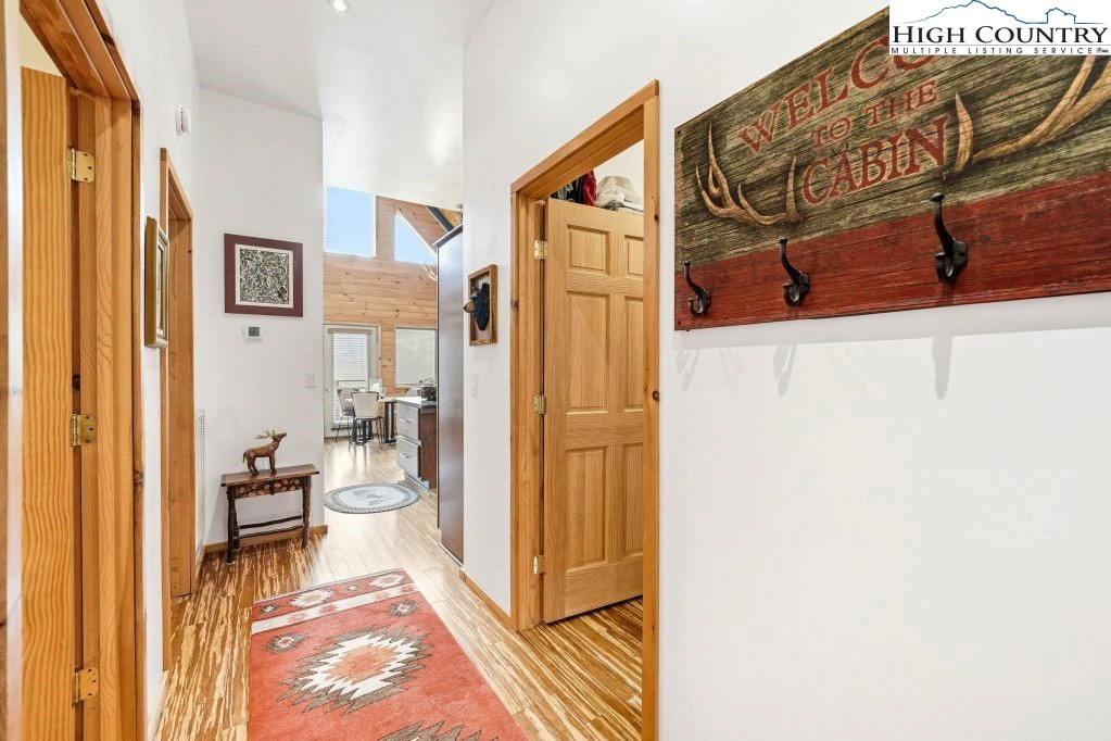 Image number 4 for the current listing