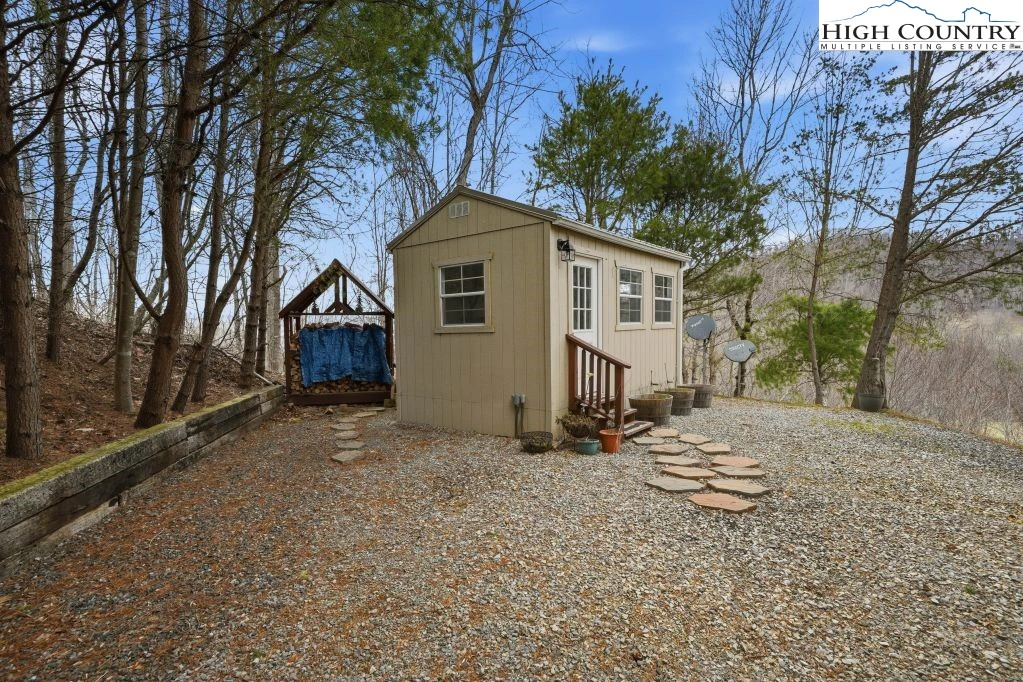 Image number 7 for the current listing