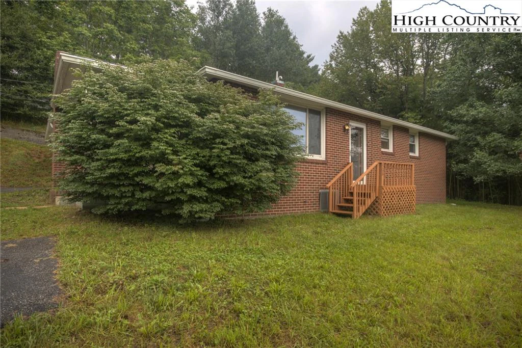 Image number 1 for the current listing