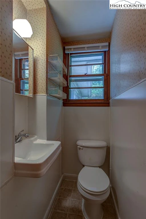 Image number 14 for the current listing