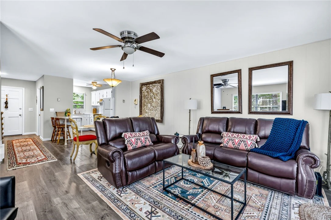 Image number 10 for the current listing