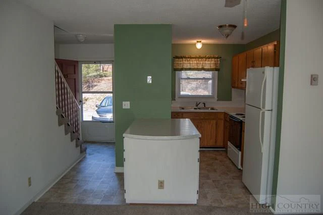Image number 7 for the current listing