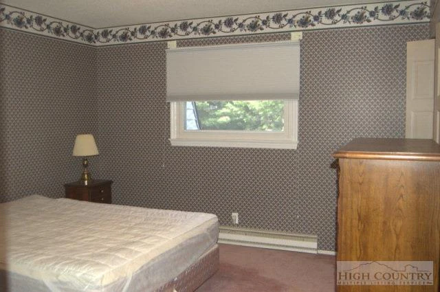 Image number 11 for the current listing