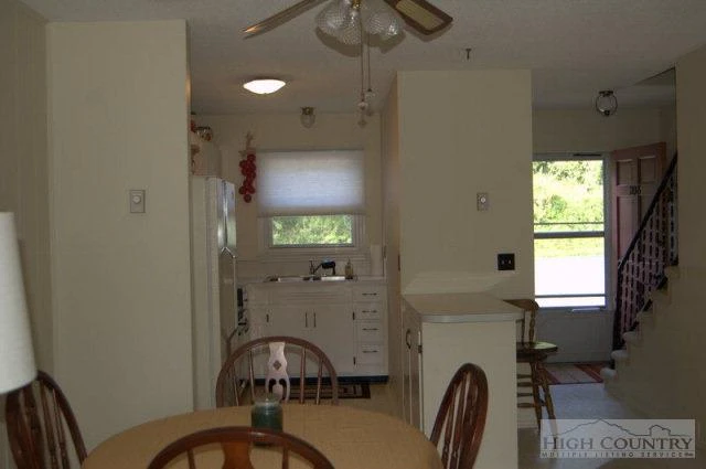 Image number 8 for the current listing