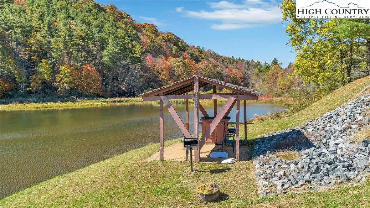 Image number 15 for the current listing