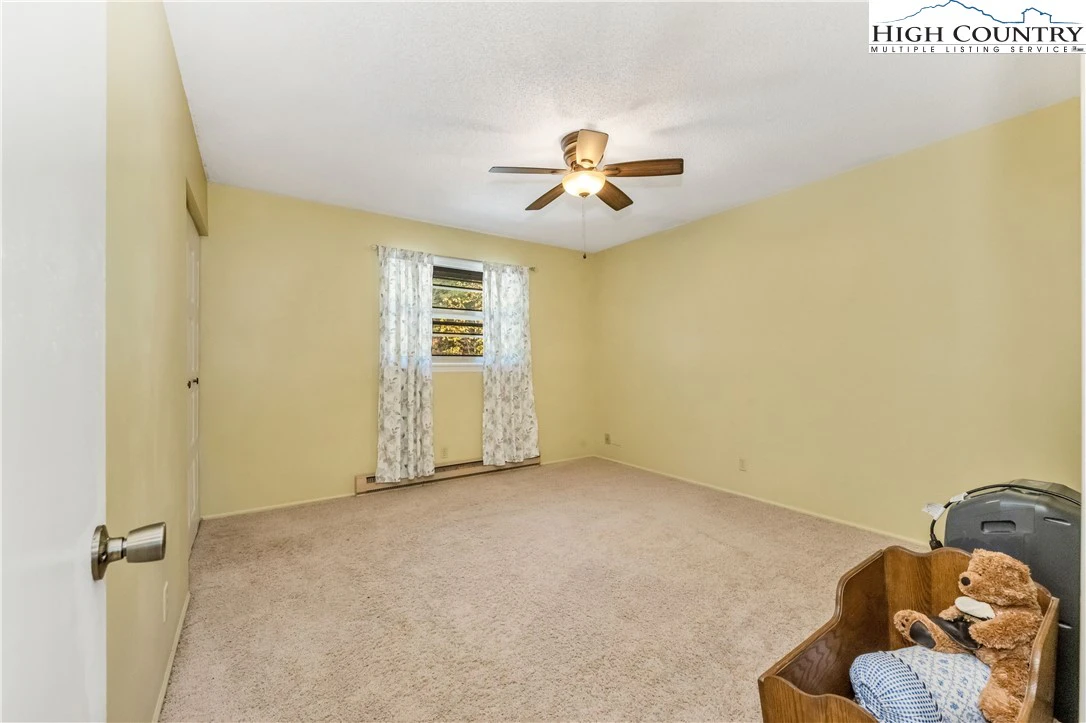 Image number 7 for the current listing