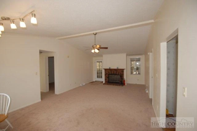Image number 9 for the current listing