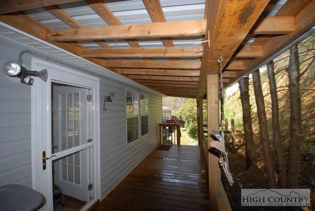 Image number 15 for the current listing