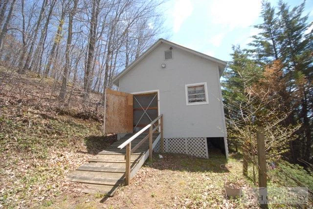 Image number 14 for the current listing