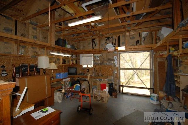 Image number 13 for the current listing