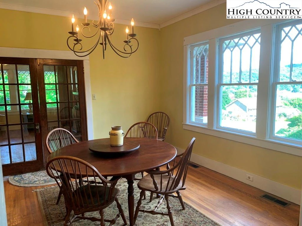 Image number 21 for the current listing