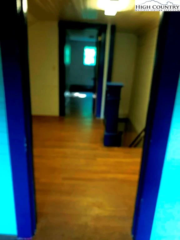 Image number 6 for the current listing