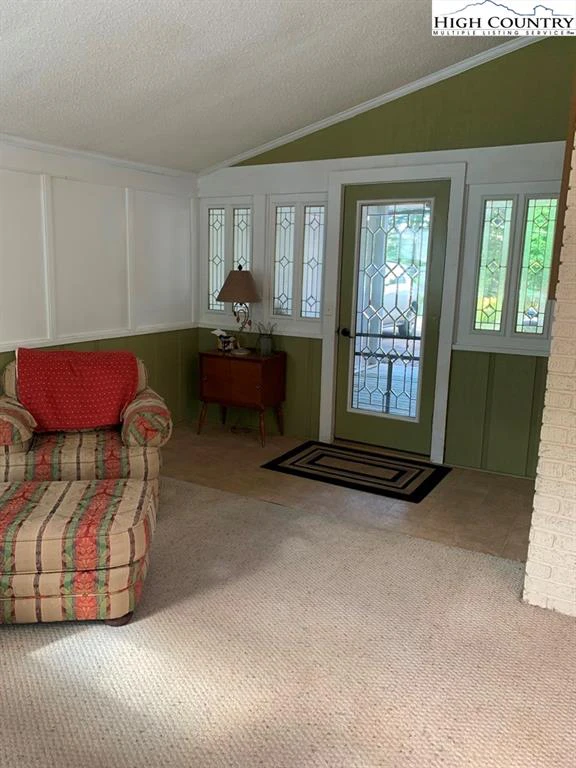 Image number 2 for the current listing