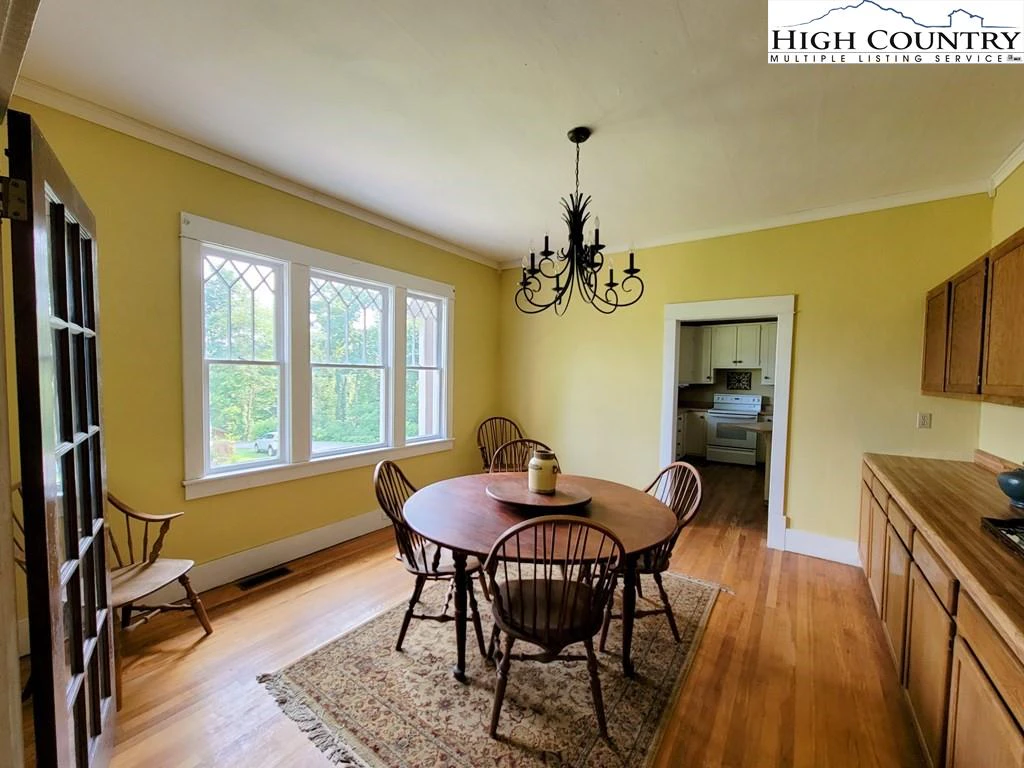 Image number 18 for the current listing