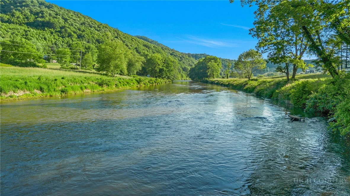 Image number 2 for the current listing